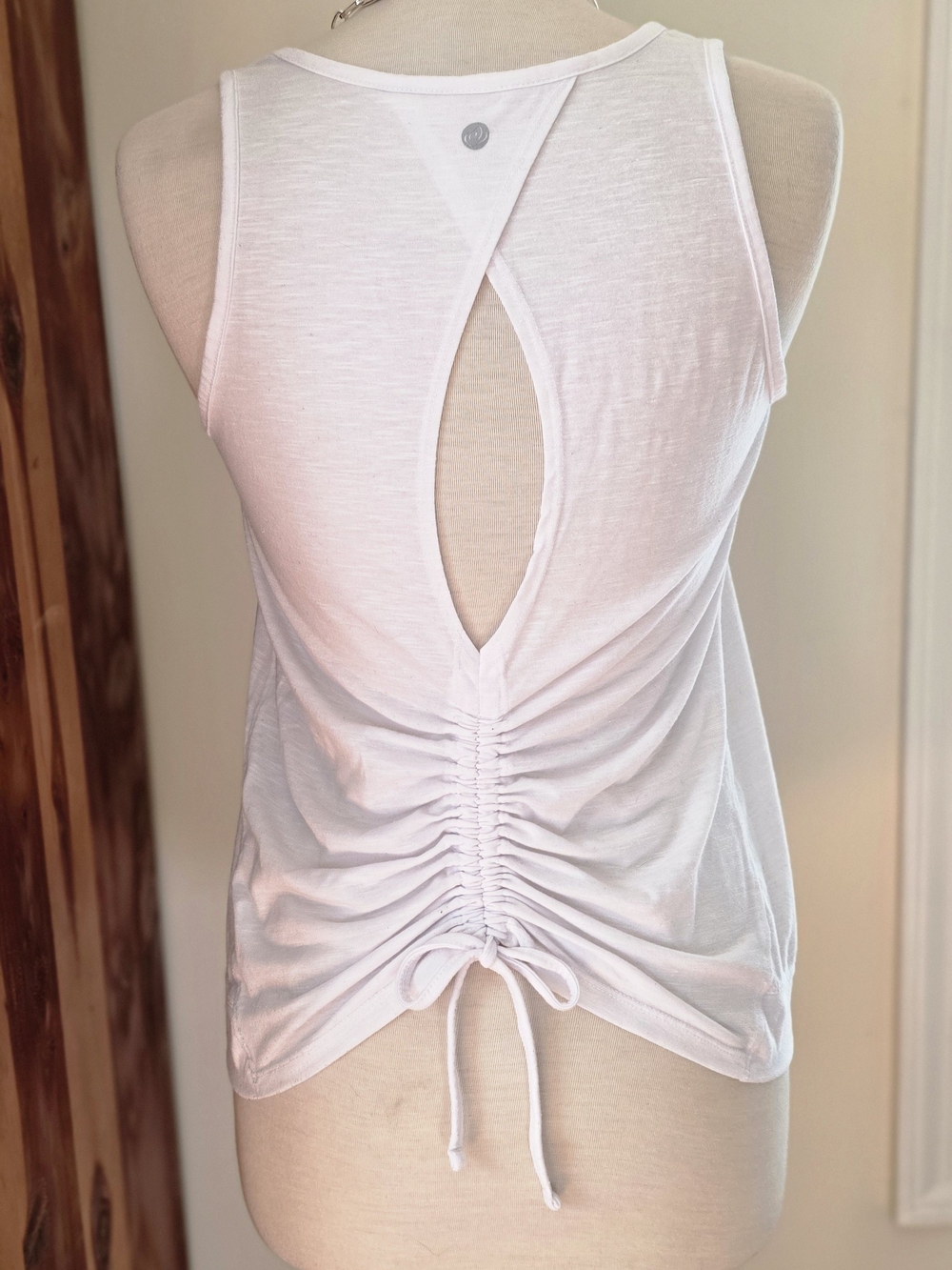 Apana White Ruched Keyhole Back Tank Small